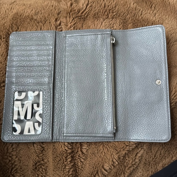 Marc Jacob’s silver wallet - Picture 2 of 4